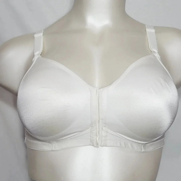 38C Playtex Sensationally Sleek Wire Free Bra White NWOT - Picture 2 of 7